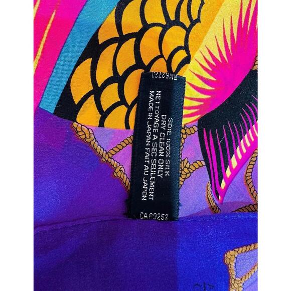 Vintage 80's Oscar de la Renta 100% Silk Scarf Vibrant Purple Fish Print - Picture 7 of 7